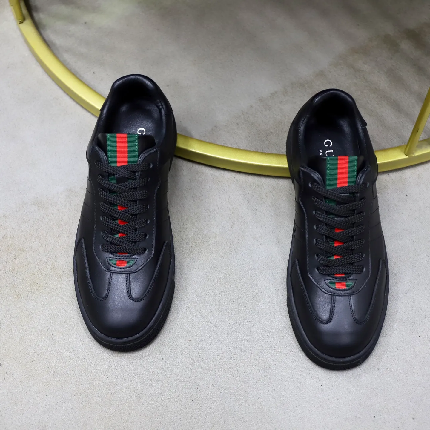 Ex-factory price: 400💰🙅‍♂️🙅‍♂️🙅‍♂️ Brand: Gucci GUCCi Standard code: 38-44 (45 customized) Grade: Same as the official website Material: Original leather splicing Comfortable and breathable sheepskin lining Original wear-resistant outsole Style category: Men's fashionable casual shoes Running sneakers Distinguished luxury brand elements Top luxury Color: actual picture color